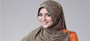 Kenalan Yuk dengan Jilbab Instant yang Praktis Banget Digunakan