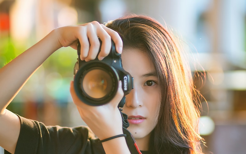 Strategi Promosi Jual Preset Foto di Sosmed Melalui Rajakomen.com