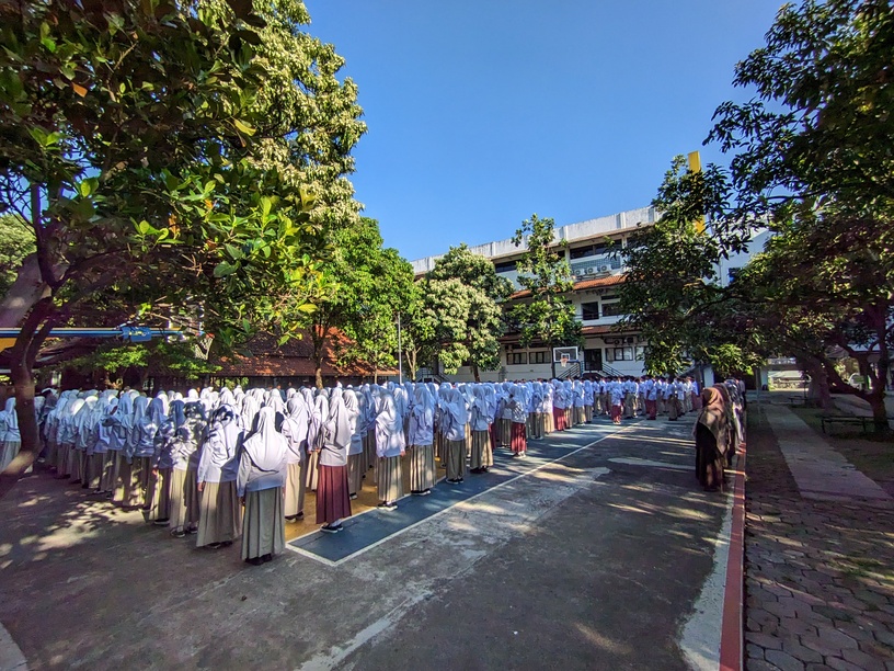 Bukan Hanya Ilmu, Sekolah Juga Membangun Karakter!
