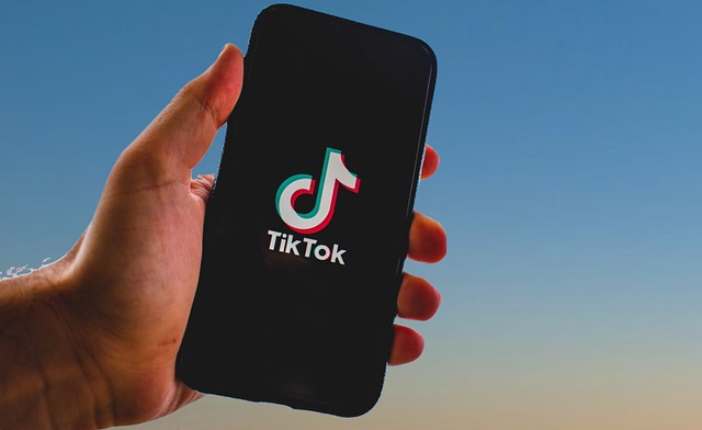 Jasa Share TikTok sebagai Solusi Distribusi Konten di Tengah Padatnya Persaingan Digital