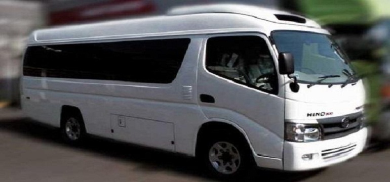 Kelebihan Sewa Mobil Hiace Untuk Wisata Dan Bisnis