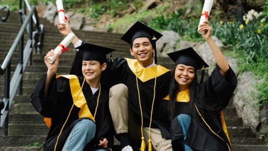 Beasiswa dengan Skor TOEFL: Langkah-langkah Mendapatkan Beasiswa Prestisius dengan TOEFL Tinggi