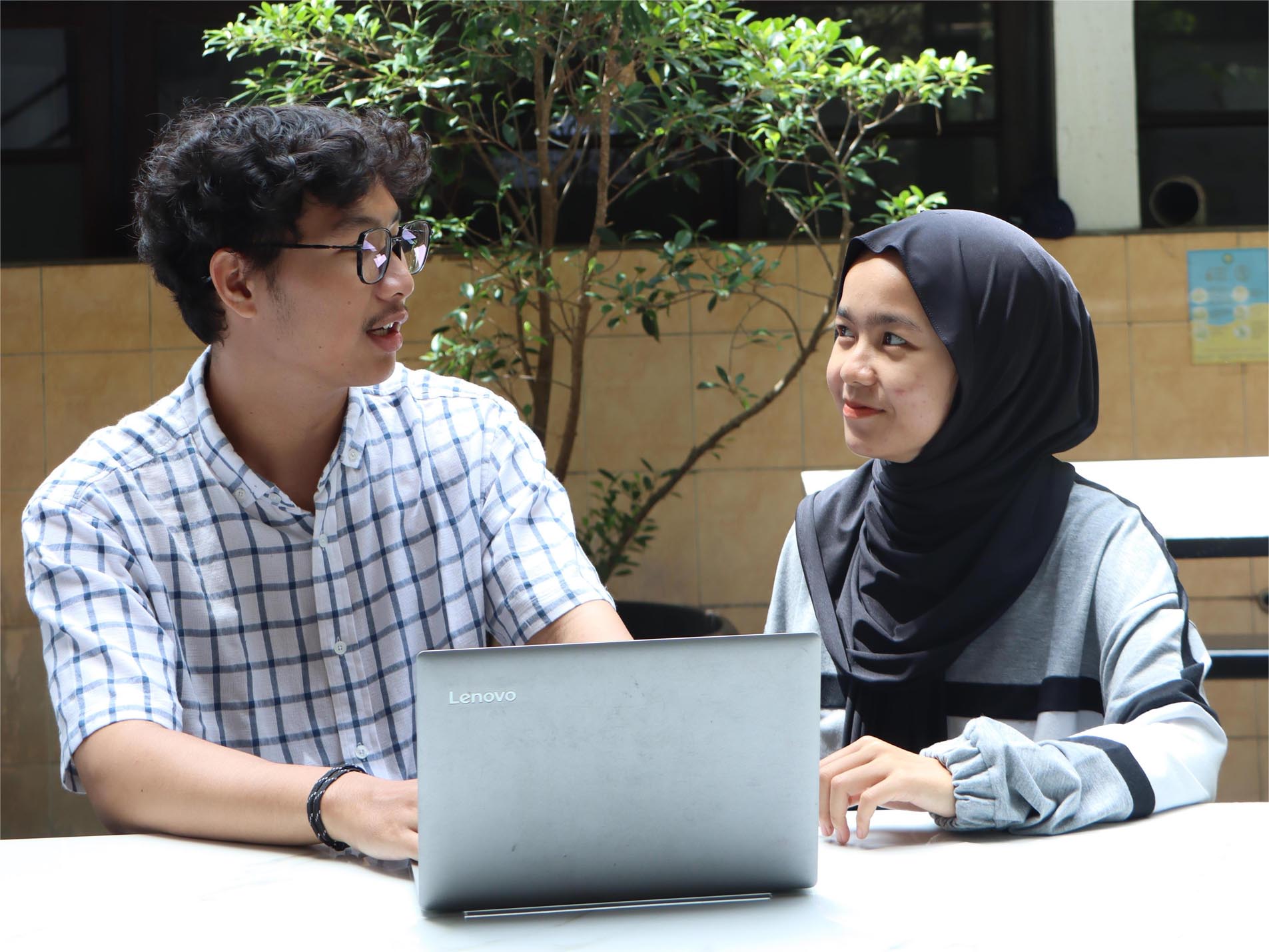Biaya Kuliah Sistem Informasi S1 Hanya 5,5 Juta Per Semester Serta Info Universitas Swasta Penerima KIP Kuliah