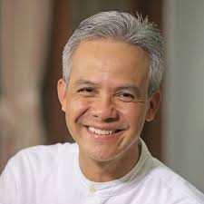 Ganjar Pranowo Sosok Gubernur Jawa Tengah yang Bersahaja