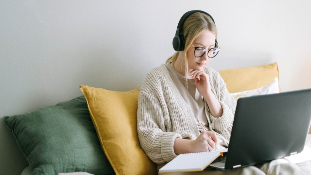 Trik Mengingat Detail dalam Latihan Listening TOEFL tanpa Mencatat Berlebihan