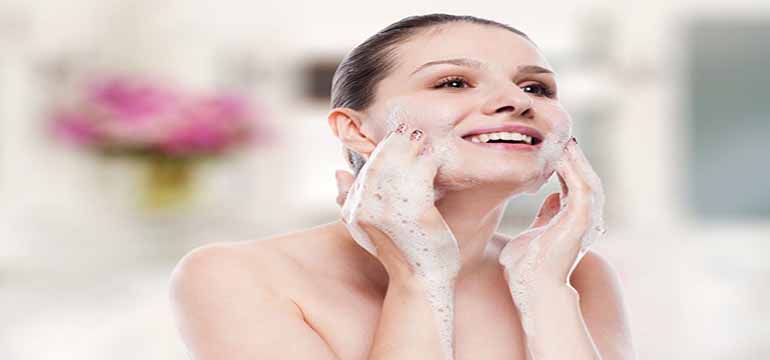 5 Cara Menggunakan Skincare untuk Kulit Berjerawat