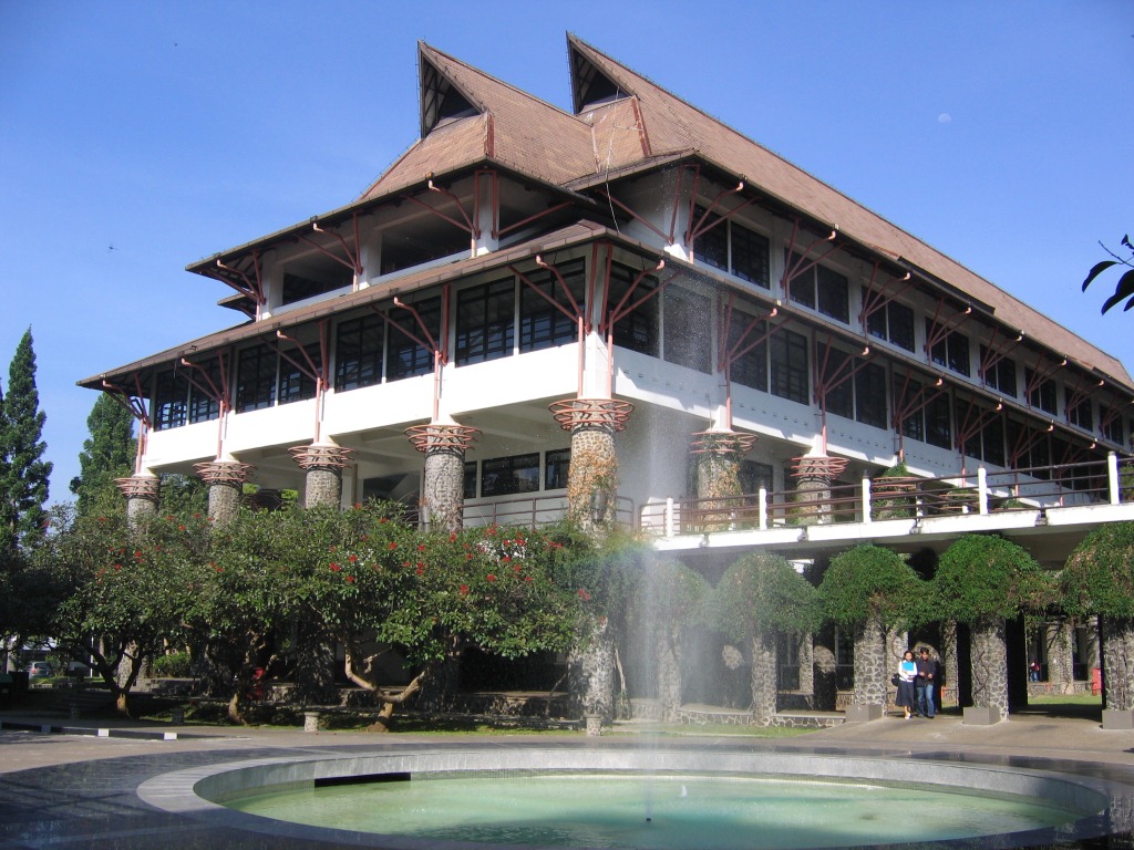 Pengalaman Lolos Ujian Keterampilan ITB: Kisah Inspiratif Mahasiswa FSRD
