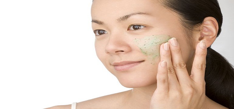 Ini 6 Produk Exfoliator yang Wajib Dicoba Untuk Kulit Mulus