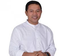 Wakil Rakyat yang Merakyat: Kiprah Abdul Wahid dalam Membangun Riau dari Desa