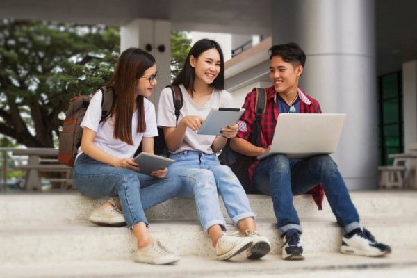 Membangun Jaringan Profesional dengan Bahasa Inggris bagi PNS