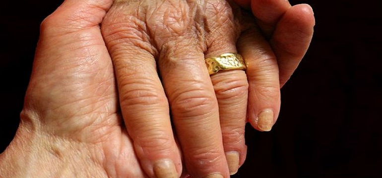 Studi: Orang Tua Berisiko Tinggi Terkena Penyakit Seksual