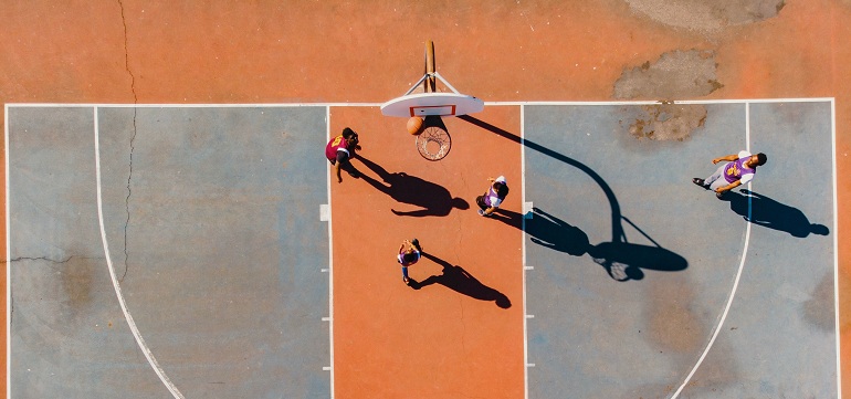 Rahasia Melatih Teamwork Biar Ekskul Basketmu Menang Selalu!